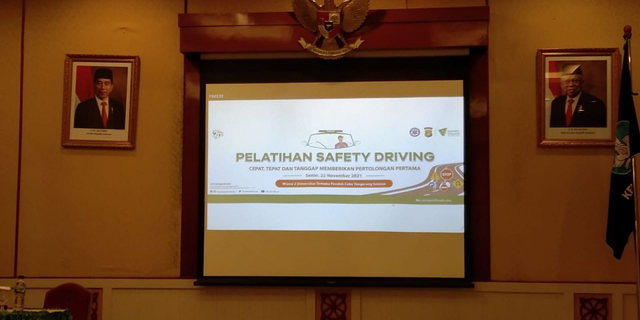Tim Ambulans Al-Sofwa Ikut Pelatihan Safety Driving