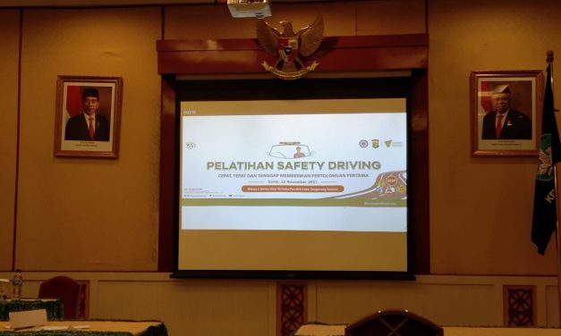 Tim Ambulans Al-Sofwa Ikut Pelatihan Safety Driving