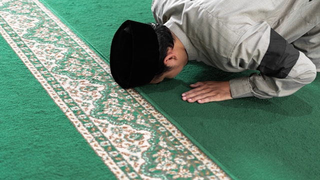 Didahulukannya “Kesabaran” Atas “Shalat”