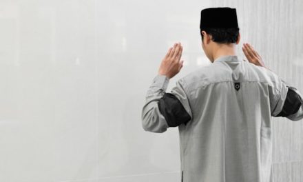 Hikmah Mengulangi Takbir