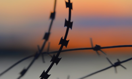 Satu Benang Bersama Kaum Musyrikin