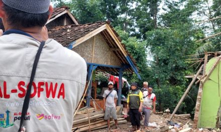 Al-Sofwa Peduli Salurkan Bantuan Bencana Banjir & Tanah Longsor Sukabumi