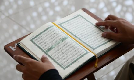 Kiat Selamat Dari Nifak