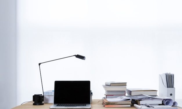 Adab Mempekerjakan Orang