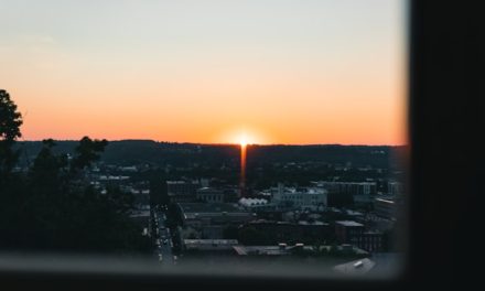 Kesenangan Dunia Sedikit