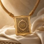 Mengalungkan Tulisan al-Quran Pada Anak Kecil